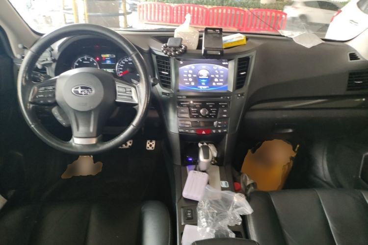 Used Subaru Outback 2013 2.5i Luxury Edition Center Console