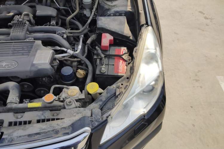 Used Subaru Outback 2013 2.5i Luxury Edition Engine Bay Left