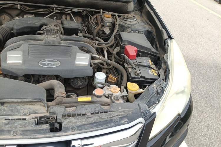 Used Subaru Outback 2013 2.5i Luxury Edition Engine Bay Left