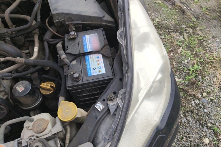 Used Subaru Outback 2013 2.5i Luxury Edition Engine Bay Left