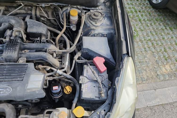 Used Subaru Outback 2013 2.5i Luxury Edition Engine Bay Left