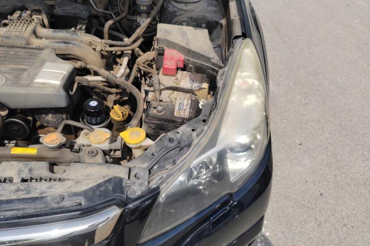 Used Subaru Outback 2013 2.5i Sport Edition Engine Bay Left