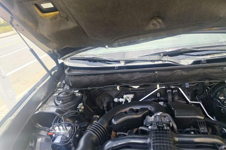 Used Subaru Outback 2013 2.5i Luxury Edition Engine Bay Right