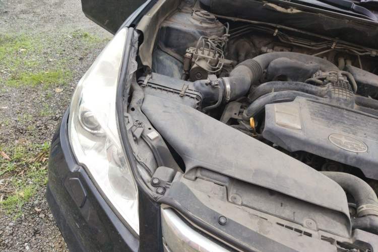 Used Subaru Outback 2013 2.5i Luxury Edition Engine Bay Right