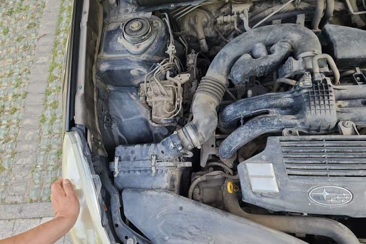 Used Subaru Outback 2013 2.5i Luxury Edition Engine Bay Right