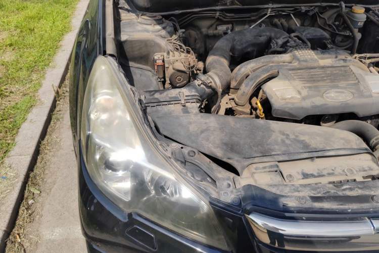 Used Subaru Outback 2013 2.5i Sport Edition Engine Bay Right