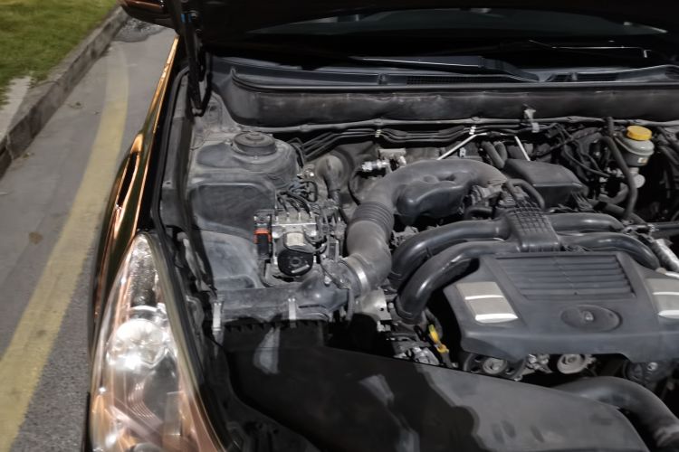 Used Subaru Outback 2013 2.5i Luxury Edition Engine Bay Right