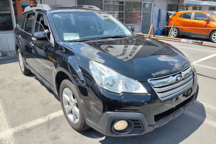 Used Subaru Outback 2013 2.5i Luxury Edition Front Right 45 Deg