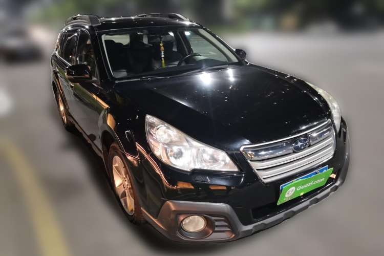 Used Subaru Outback 2013 2.5i Luxury Edition Front Right 45 Deg
