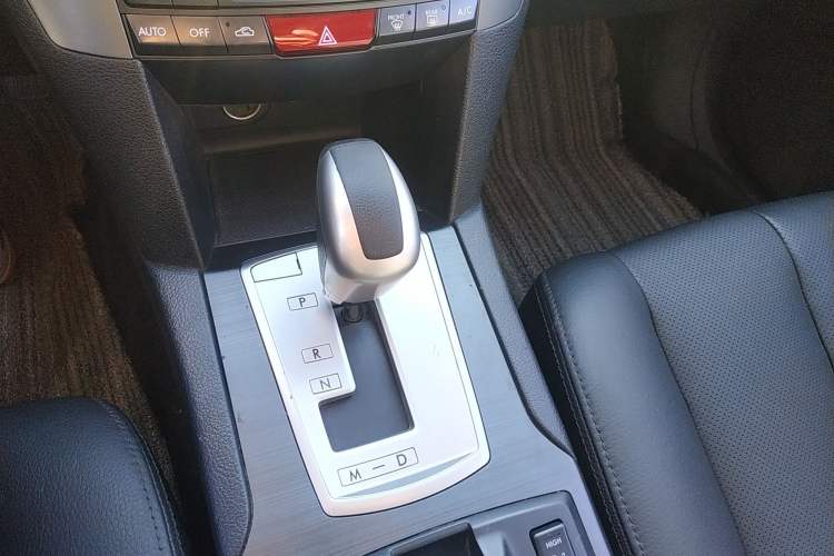 Used Subaru Outback 2013 2.5i Luxury Edition Gear Lever