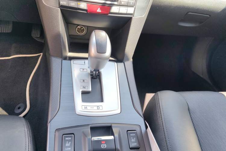 Used Subaru Outback 2013 2.5i Luxury Edition Gear Lever