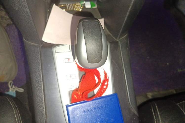 Used Subaru Outback 2013 2.5i Sport Edition Gear Lever