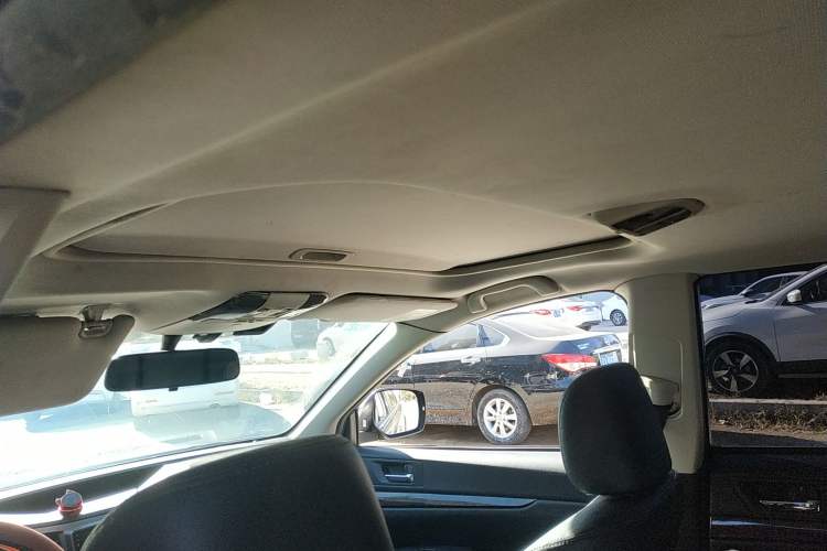 Used Subaru Outback 2013 2.5i Luxury Edition Headliner