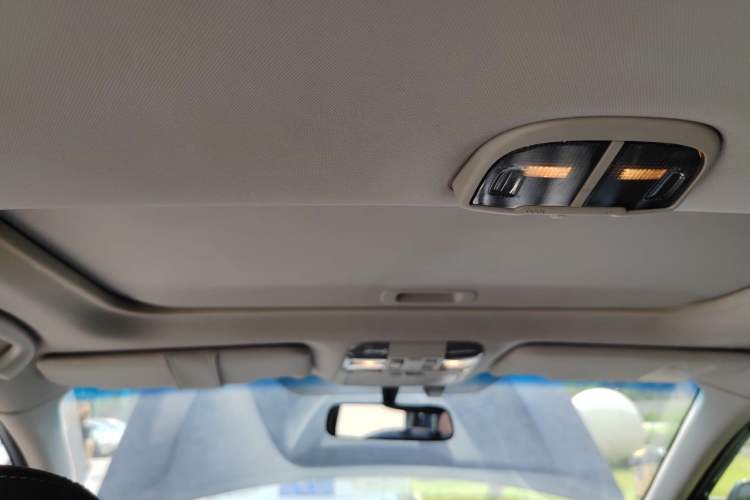Used Subaru Outback 2013 2.5i Sport Edition Headliner