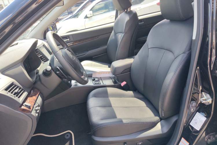 Used Subaru Outback 2013 2.5i Luxury Edition Left Front Seat
