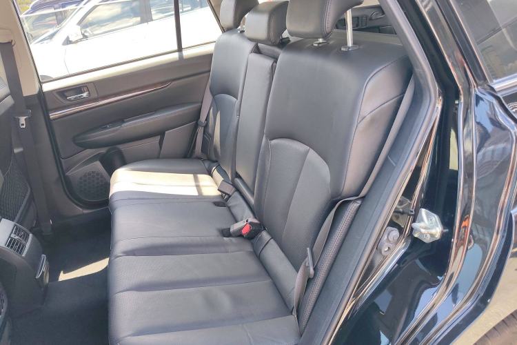 Used Subaru Outback 2013 2.5i Luxury Edition Left Rear Seat