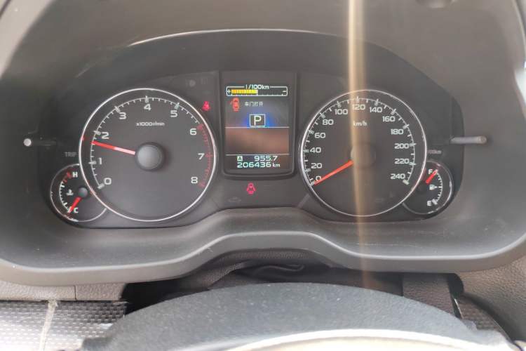 Used Subaru Outback 2013 2.5i Sport Edition Odometer Close Up
