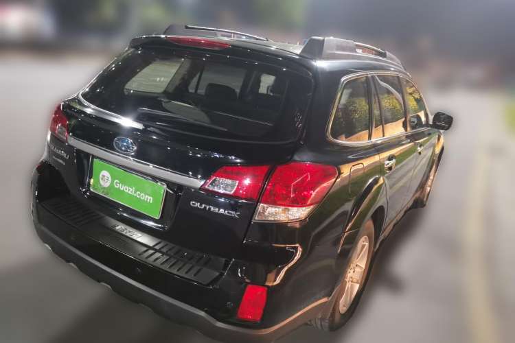 Used Subaru Outback 2013 2.5i Luxury Edition Rear Right 45 Deg