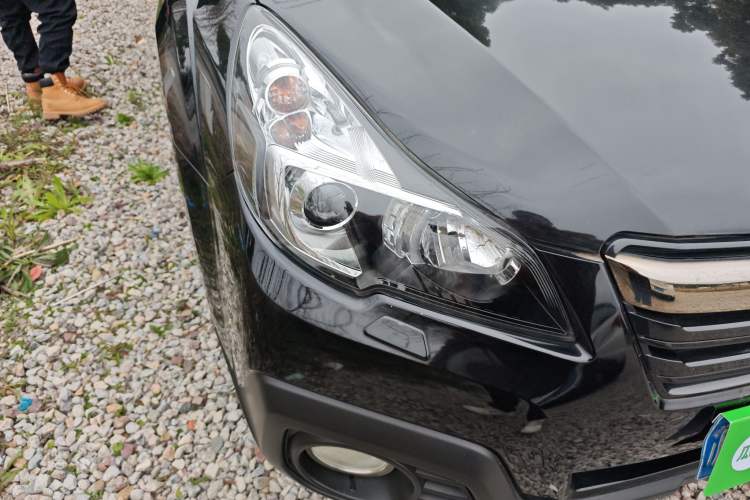 Used Subaru Outback 2013 2.5i Sport Edition Right Front Headlight