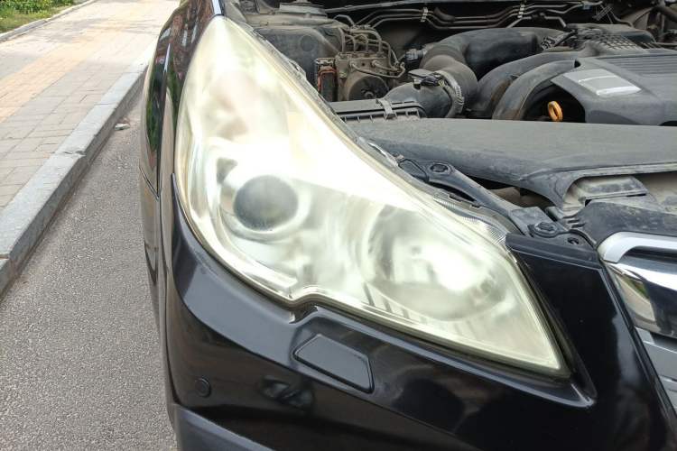 Used Subaru Outback 2013 2.5i Luxury Edition Right Front Headlight