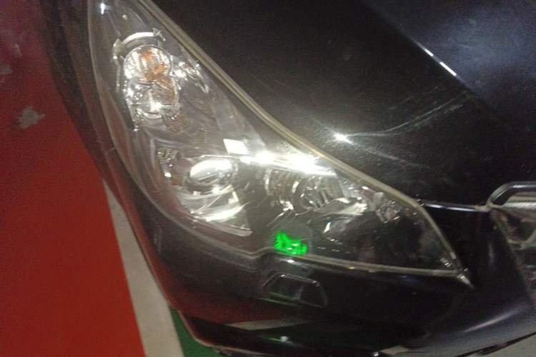 Used Subaru Outback 2013 2.5i Sport Edition Right Front Headlight