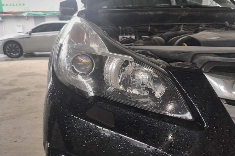 Used Subaru Outback 2013 2.5i Sport Edition Right Front Headlight