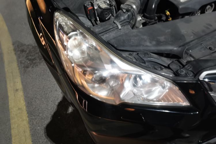 Used Subaru Outback 2013 2.5i Luxury Edition Right Front Headlight