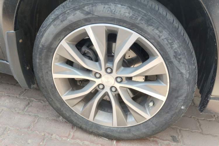 Used Subaru Outback 2013 2.5i Sport Edition Right Front Wheel Hub