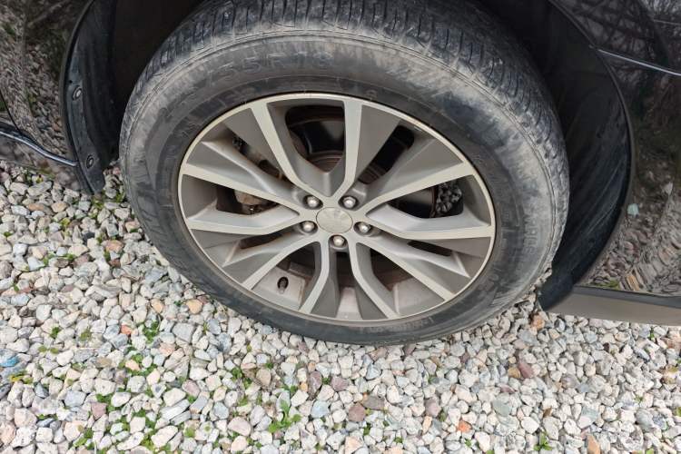 Used Subaru Outback 2013 2.5i Sport Edition Right Front Wheel Hub