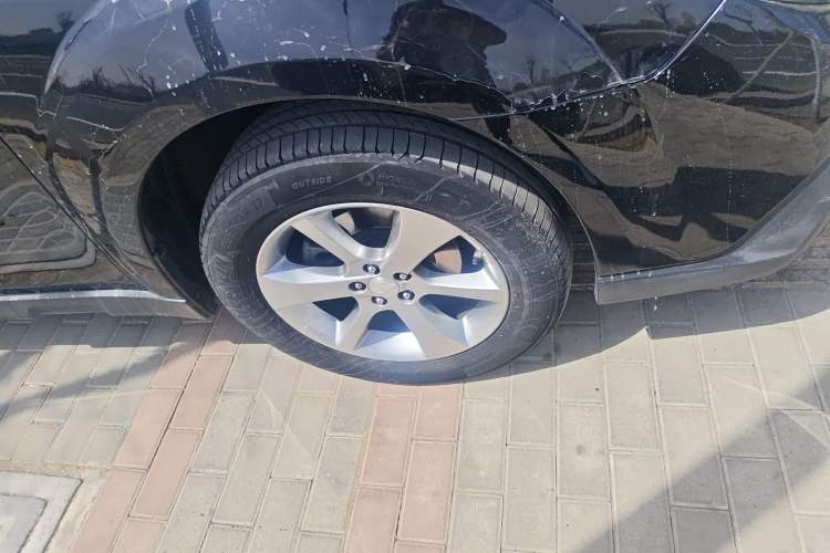 Used Subaru Outback 2013 2.5i Luxury Edition Right Front Wheel Hub