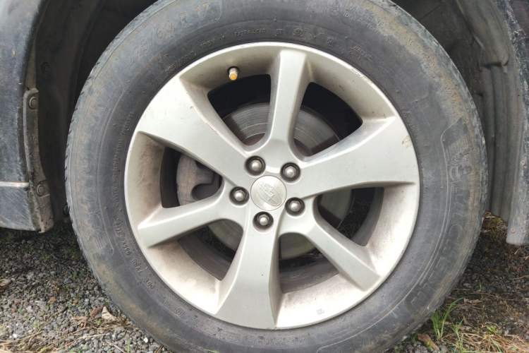 Used Subaru Outback 2013 2.5i Luxury Edition Right Front Wheel Hub