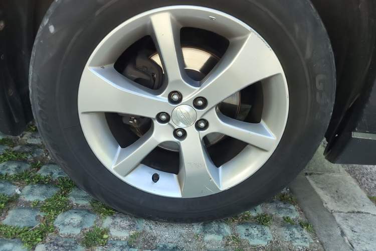 Used Subaru Outback 2013 2.5i Luxury Edition Right Front Wheel Hub