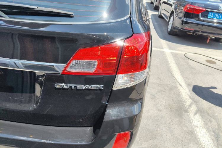Used Subaru Outback 2013 2.5i Luxury Edition Right Rear Taillight