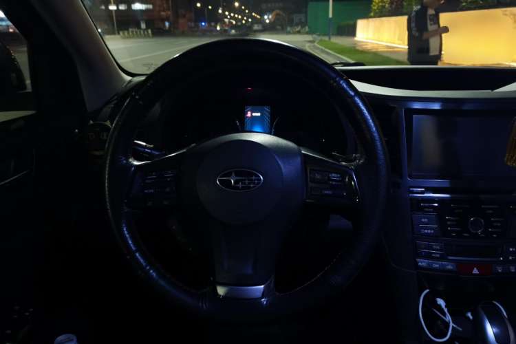 Used Subaru Outback 2013 2.5i Luxury Edition Steering Wheel