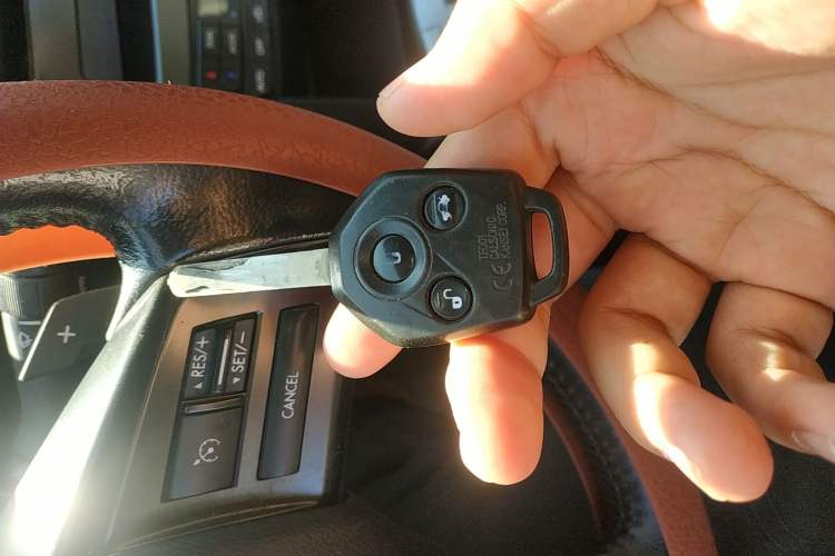 Used Subaru Outback 2013 2.5i Luxury Edition Vehicle Key