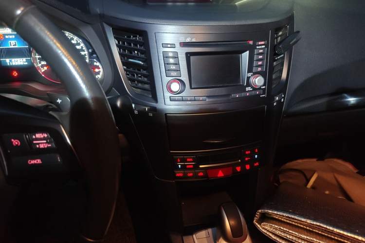 Used Subaru Outback 2013 2.5i Sport Edition Audio And AC Panel