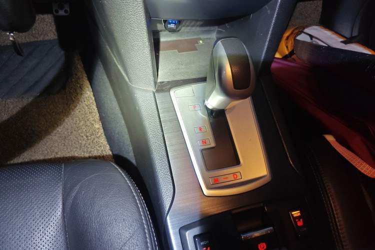 Used Subaru Outback 2013 2.5i Sport Edition Gear Lever