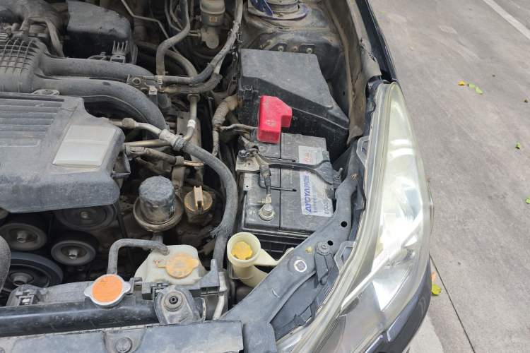 Used Subaru Outback 2013 2.5i Sport Navigation Edition Engine Bay Left