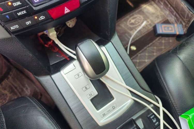 Used Subaru Outback 2013 2.5i Sport Navigation Edition Gear Lever
