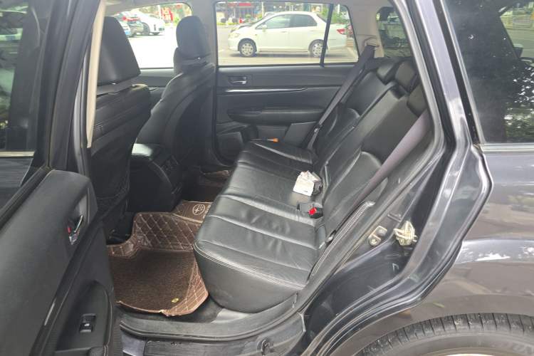 Used Subaru Outback 2013 2.5i Sport Navigation Edition Left Rear Seat