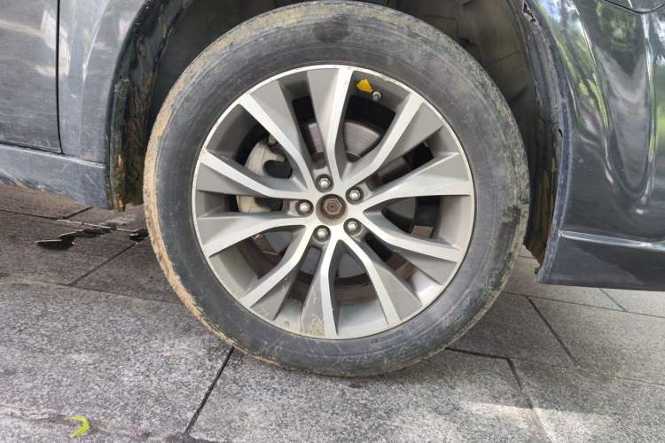 Used Subaru Outback 2013 2.5i Sport Navigation Edition Right Front Wheel Hub