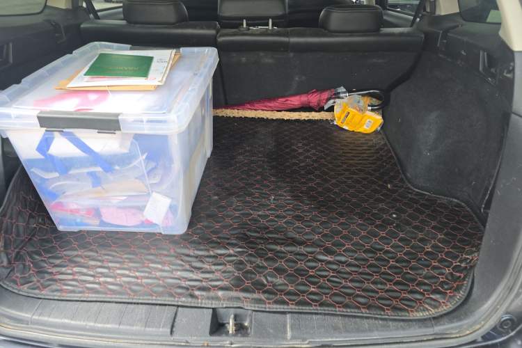 Used Subaru Outback 2013 2.5i Sport Navigation Edition Trunk