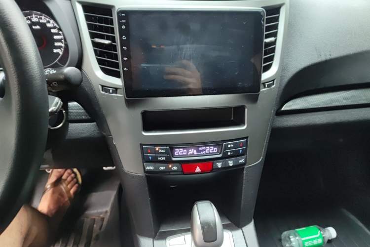 Used Subaru Outback 2013 2.5i Sport Edition Audio And AC Panel