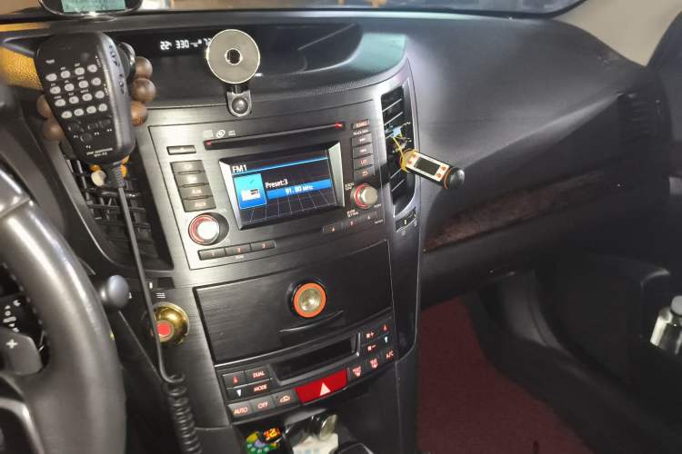 Used Subaru Outback 2013 2.5i Luxury Edition Audio And AC Panel
