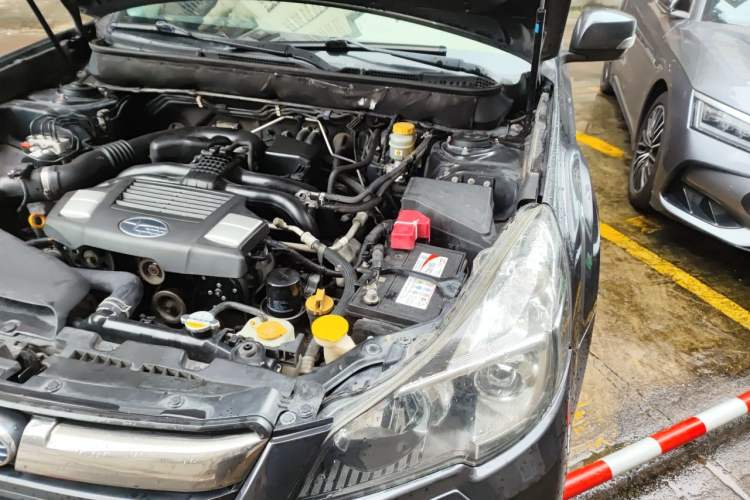 Used Subaru Outback 2013 2.5i Sport Edition Engine Bay Left