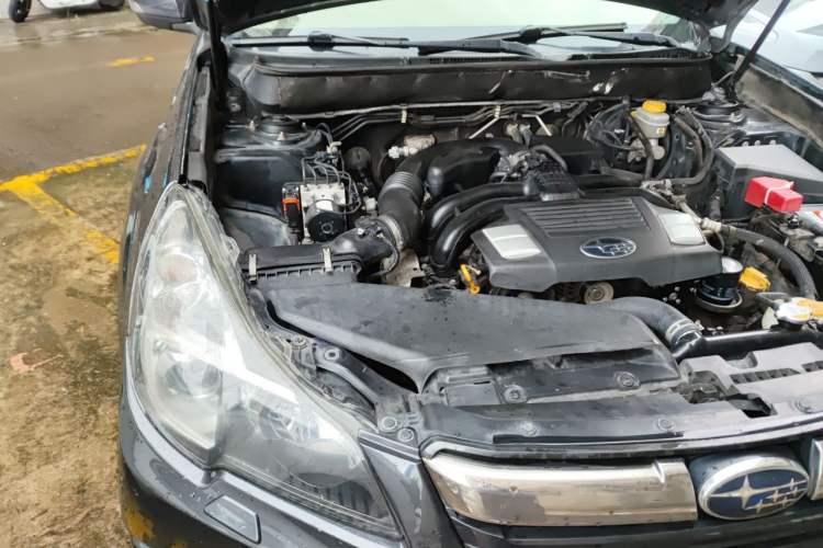 Used Subaru Outback 2013 2.5i Sport Edition Engine Bay Right