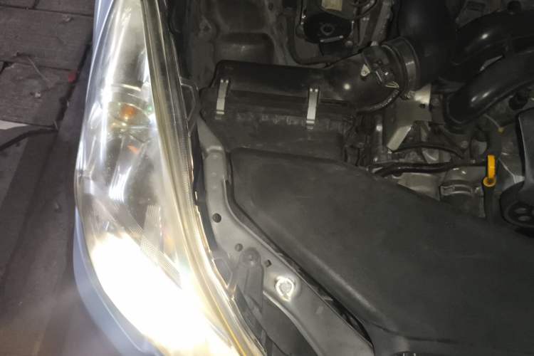 Used Subaru Outback 2013 2.5i Luxury Edition Engine Bay Right