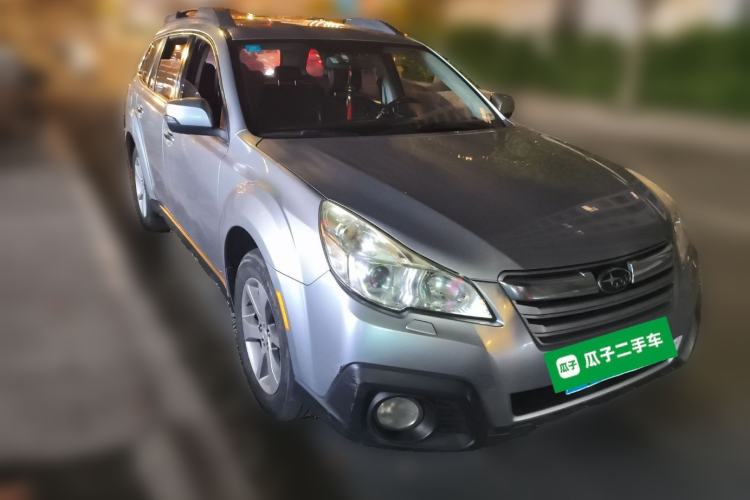 Used Subaru Outback 2013 2.5i Luxury Edition Front Right 45 Deg
