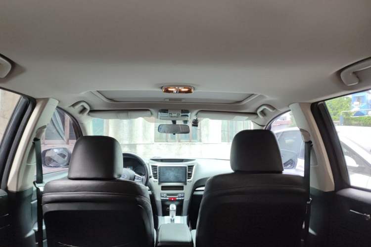 Used Subaru Outback 2013 2.5i Sport Edition Headliner