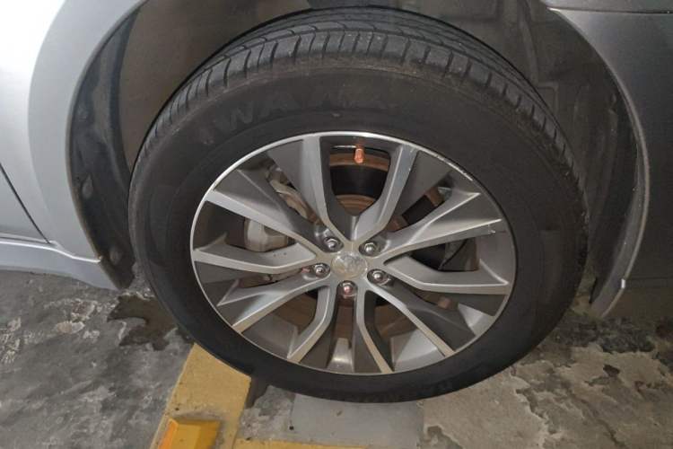 Used Subaru Outback 2013 2.5i Sport Edition Right Front Wheel Hub